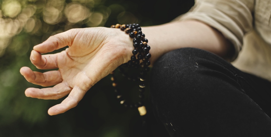 hand during meditation